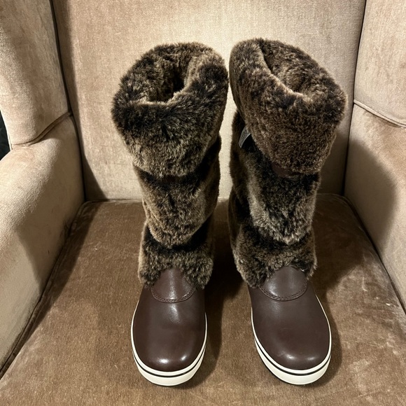 Women’s of boots, size 7, leather and sheepskin - Picture 4 of 4